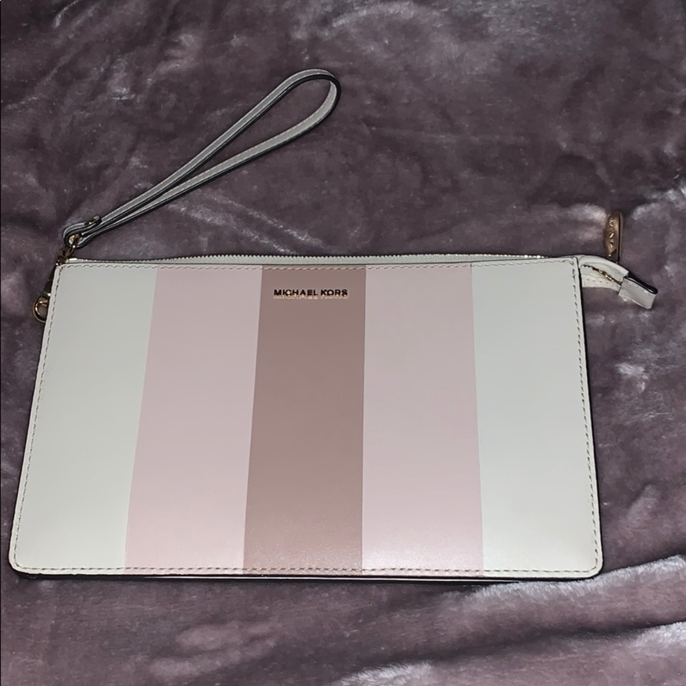 Michael Kors wristlet